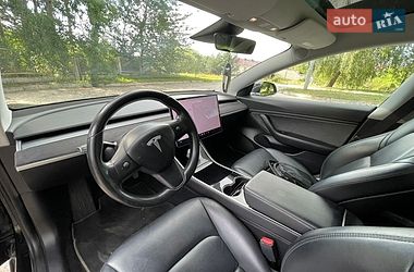 Седан Tesla Model 3 2019 в Нетішині