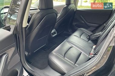 Седан Tesla Model 3 2019 в Нетішині