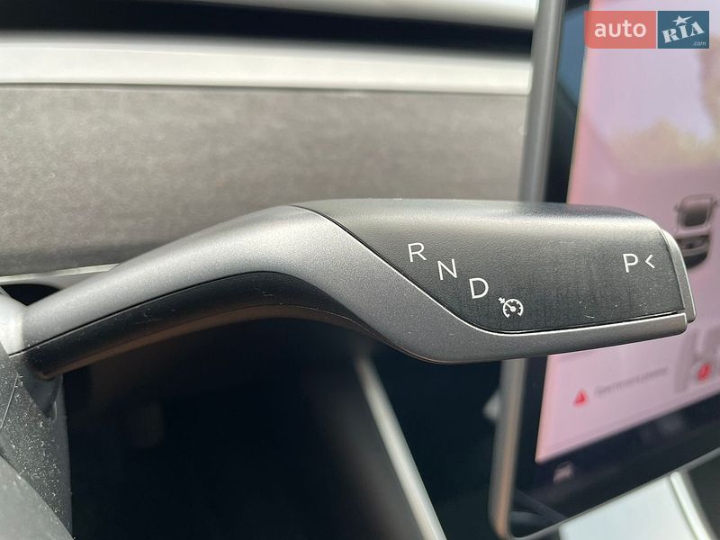 Седан Tesla Model 3 2019 в Нетішині