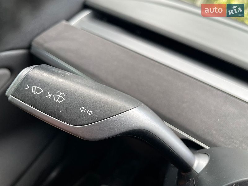 Седан Tesla Model 3 2019 в Нетішині