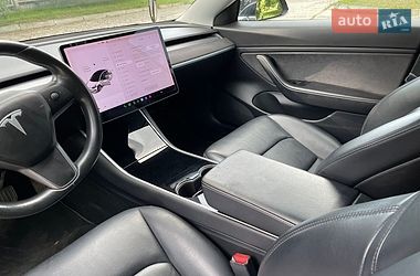 Седан Tesla Model 3 2019 в Нетішині