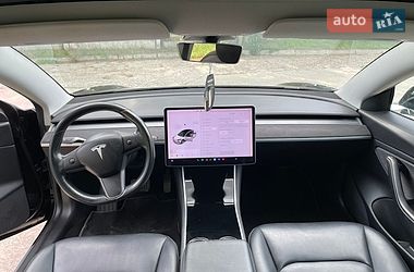 Седан Tesla Model 3 2019 в Нетішині