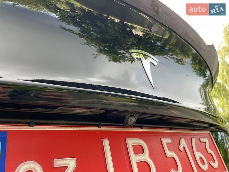Седан Tesla Model 3 2019 в Нетішині