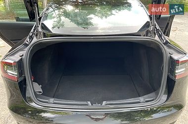 Седан Tesla Model 3 2019 в Нетішині