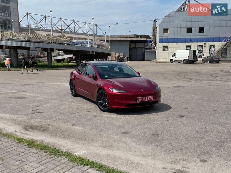 Седан Tesla Model 3 2025 в Кривому Розі