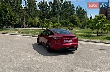 Седан Tesla Model 3 2025 в Кривому Розі
