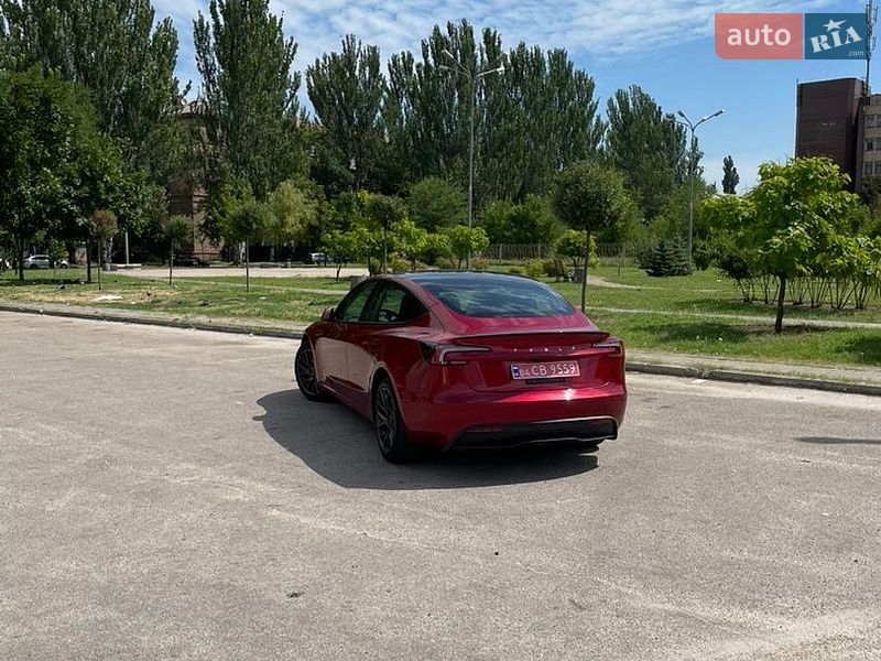 Седан Tesla Model 3 2025 в Кривому Розі