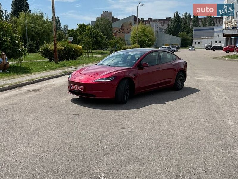 Седан Tesla Model 3 2025 в Кривому Розі