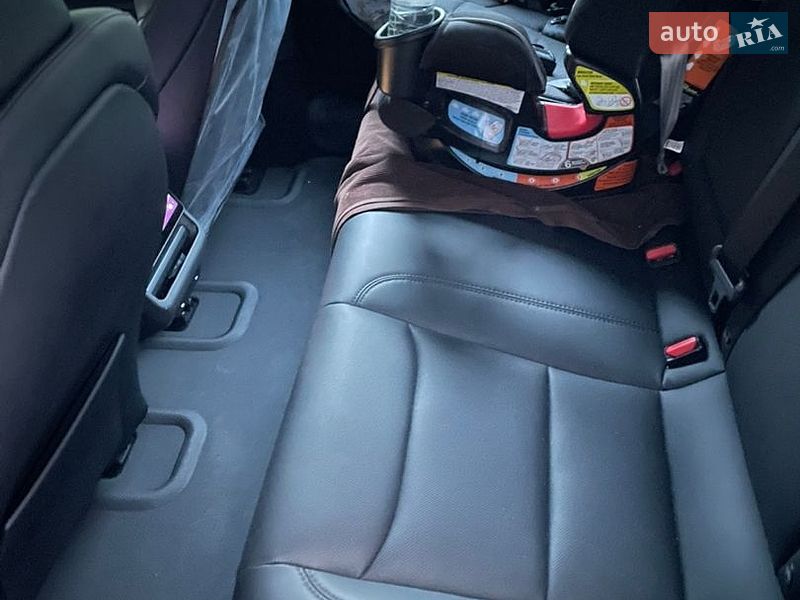 Седан Tesla Model 3 2025 в Кривому Розі