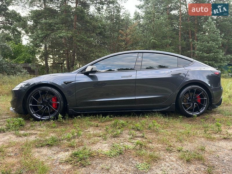 Седан Tesla Model 3 2024 в Полтаві