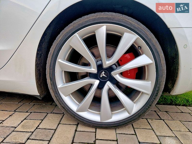 Седан Tesla Model 3 2019 в Запоріжжі