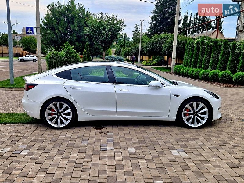 Седан Tesla Model 3 2019 в Запоріжжі