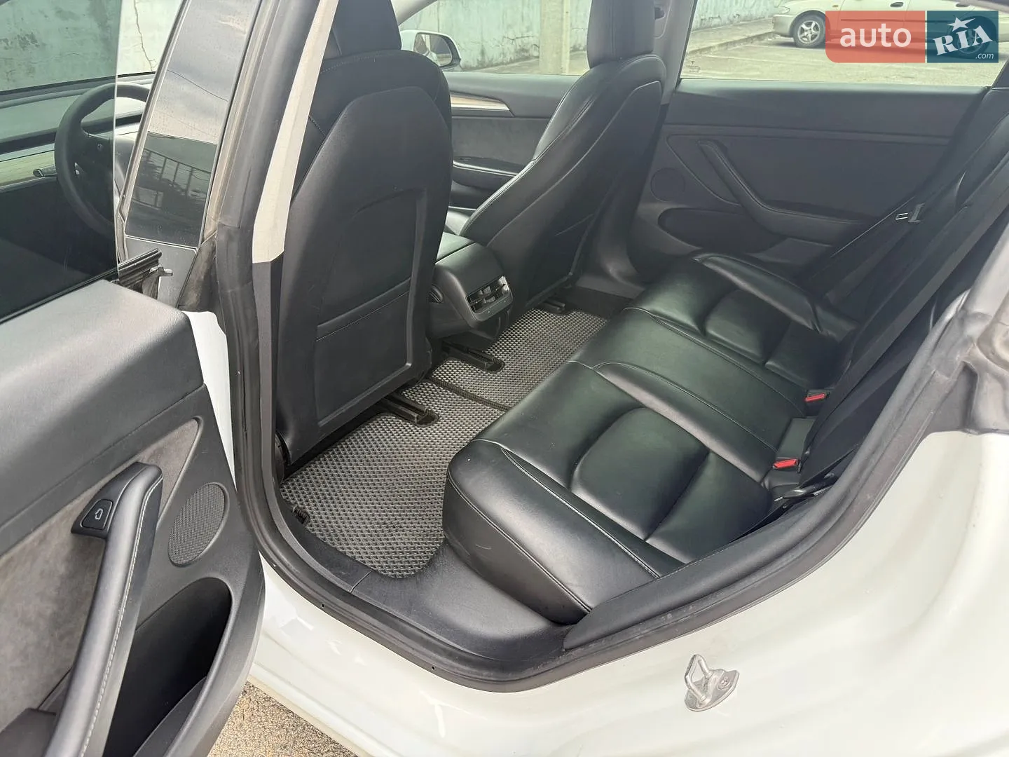 2022 Tesla Model 3 - мініатюра 9