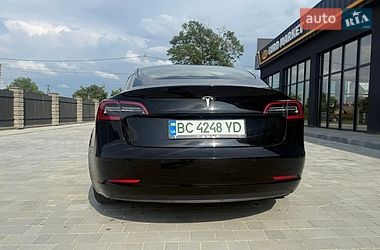 Седан Tesla Model 3 2022 в Львові