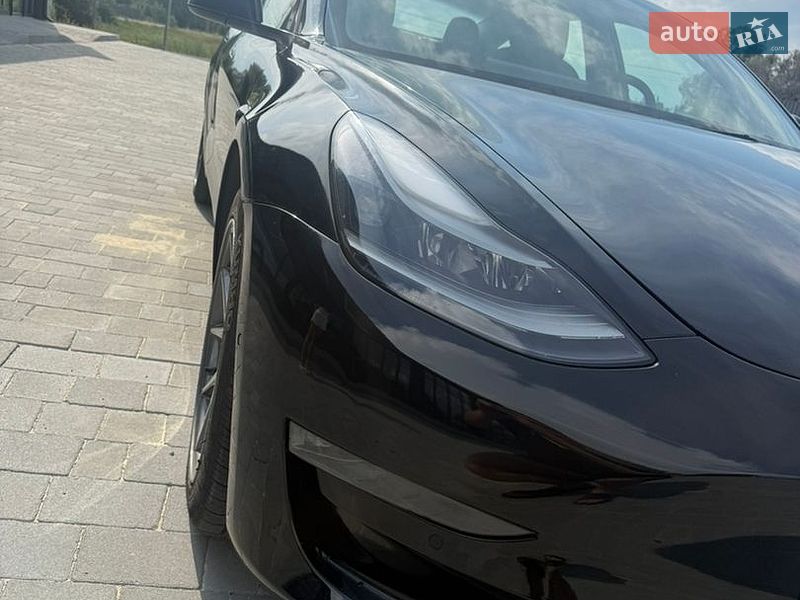 Седан Tesla Model 3 2022 в Львові