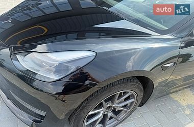 Седан Tesla Model 3 2022 в Львові