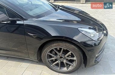 Седан Tesla Model 3 2022 в Львові