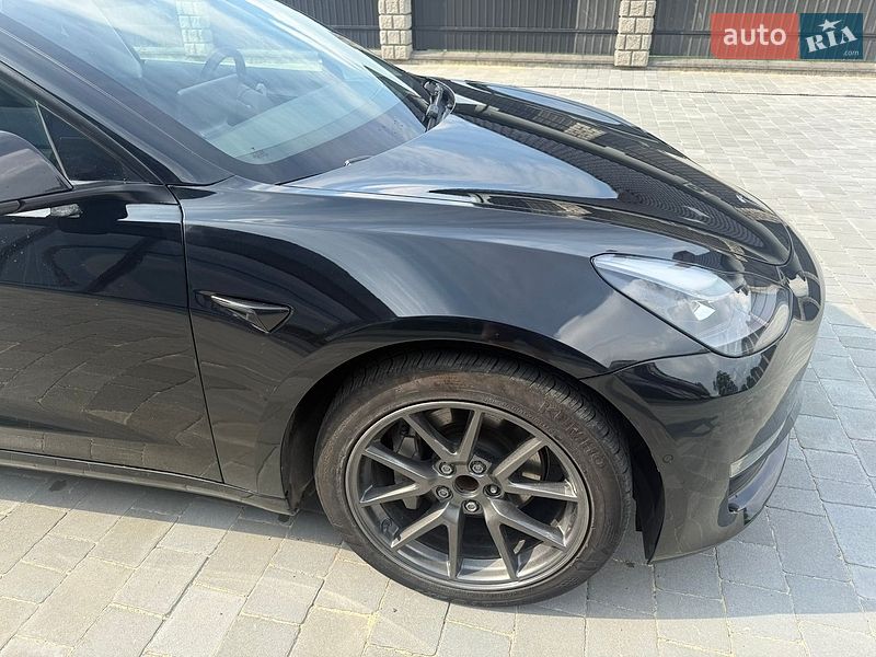 Седан Tesla Model 3 2022 в Львові