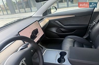 Седан Tesla Model 3 2022 в Львові