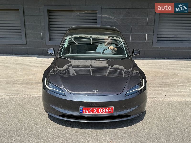 Tesla Model 3 2025