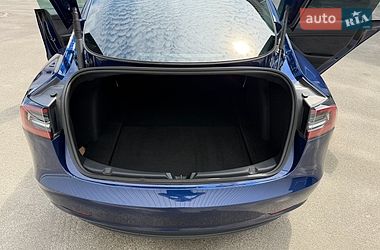 Седан Tesla Model 3 2023 в Киеве