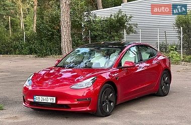 Седан Tesla Model 3 2021 в Львове