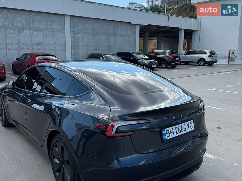 Седан Tesla Model 3 2024 в Одесі