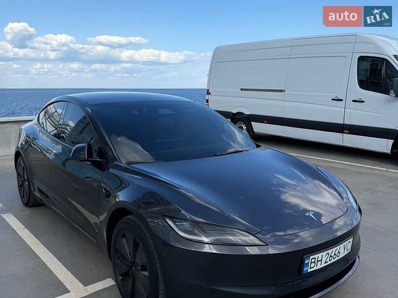 Седан Tesla Model 3 2024 в Одесі