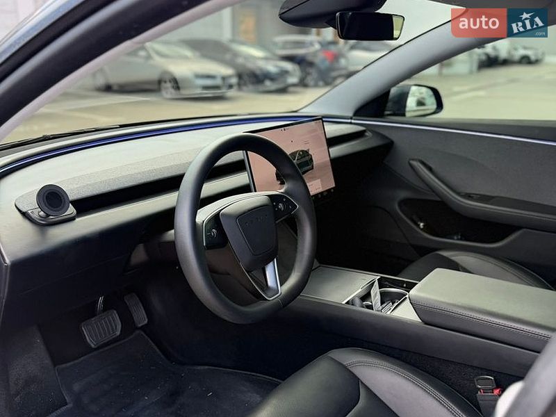 Седан Tesla Model 3 2024 в Одесі