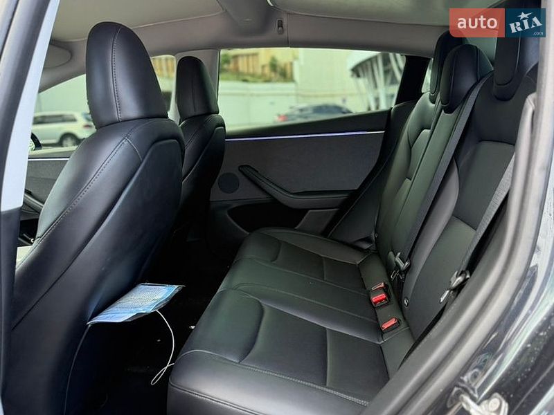 Седан Tesla Model 3 2024 в Одесі