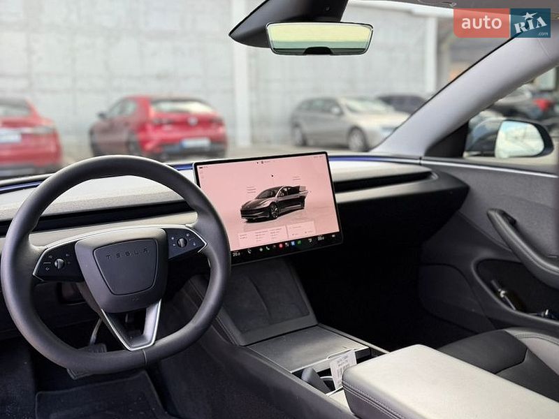 Седан Tesla Model 3 2024 в Одесі