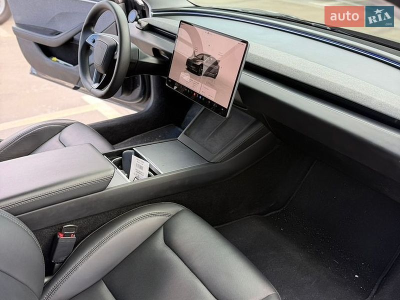 Седан Tesla Model 3 2024 в Одесі