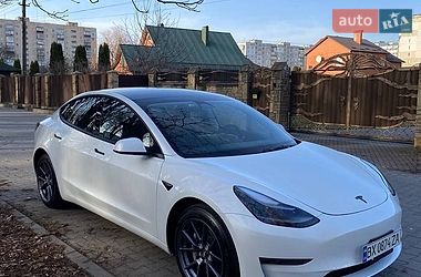 Седан Tesla Model 3 2023 в Львове