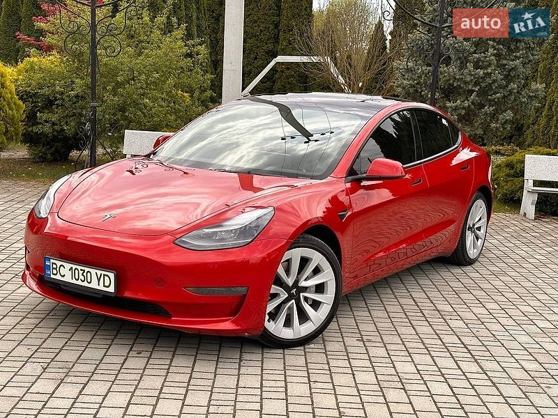 Седан Tesla Model 3 2023 в Самборе