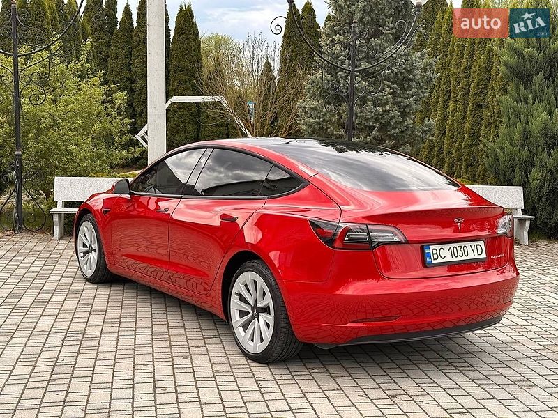 Седан Tesla Model 3 2023 в Самборе