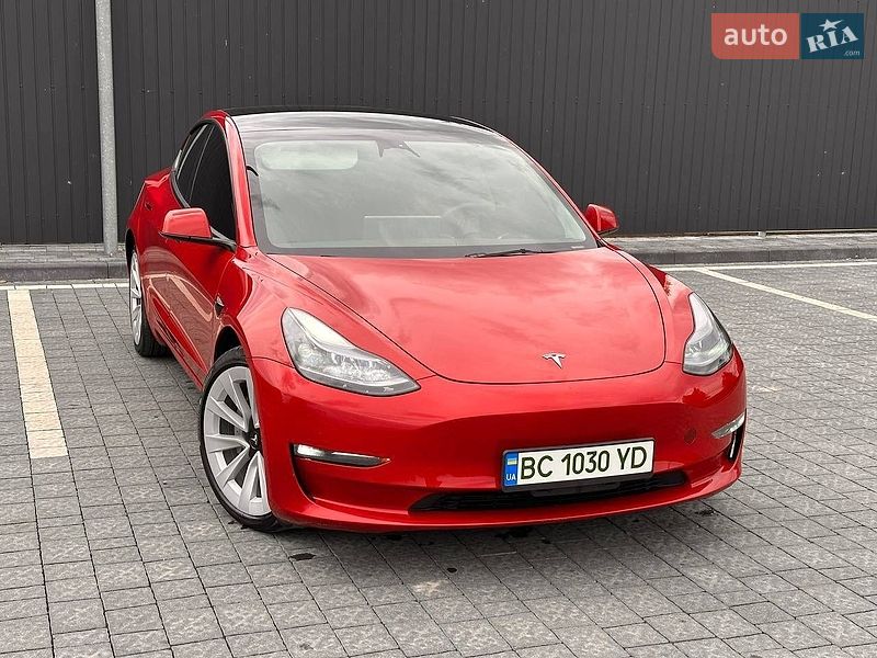 Седан Tesla Model 3 2023 в Самборе