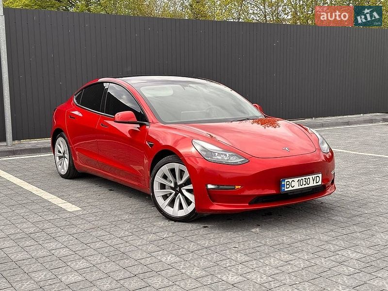 Седан Tesla Model 3 2023 в Самборе