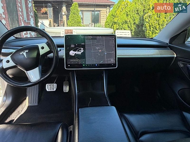 Седан Tesla Model 3 2019 в Чорноморську