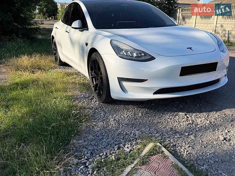 Седан Tesla Model 3 2019 в Черноморске