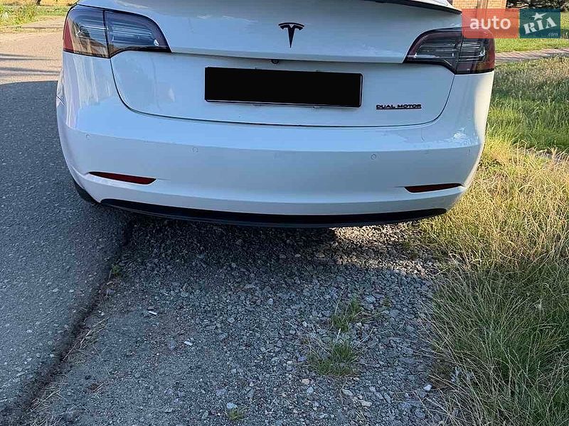 Седан Tesla Model 3 2019 в Черноморске