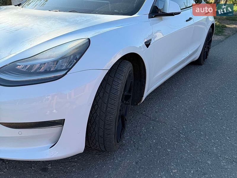 Седан Tesla Model 3 2019 в Черноморске
