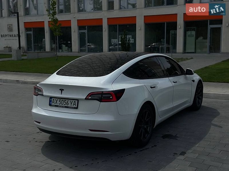 Седан Tesla Model 3 2021 в Дніпрі