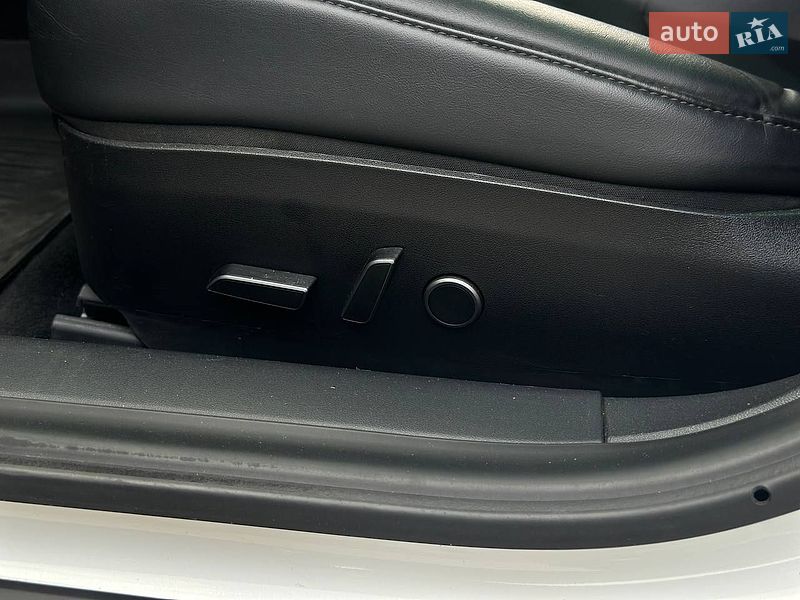 Седан Tesla Model 3 2021 в Дніпрі