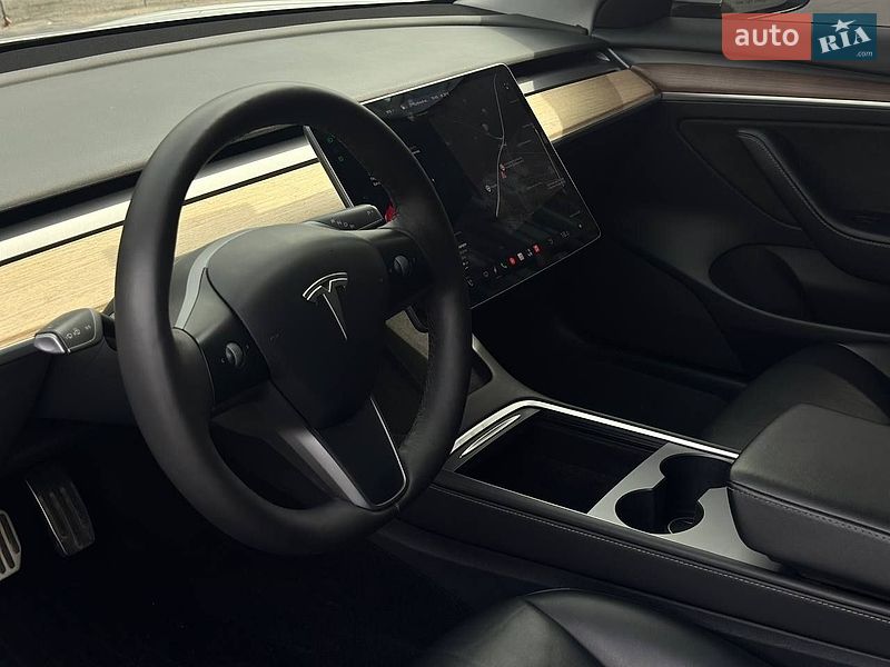 Седан Tesla Model 3 2021 в Дніпрі