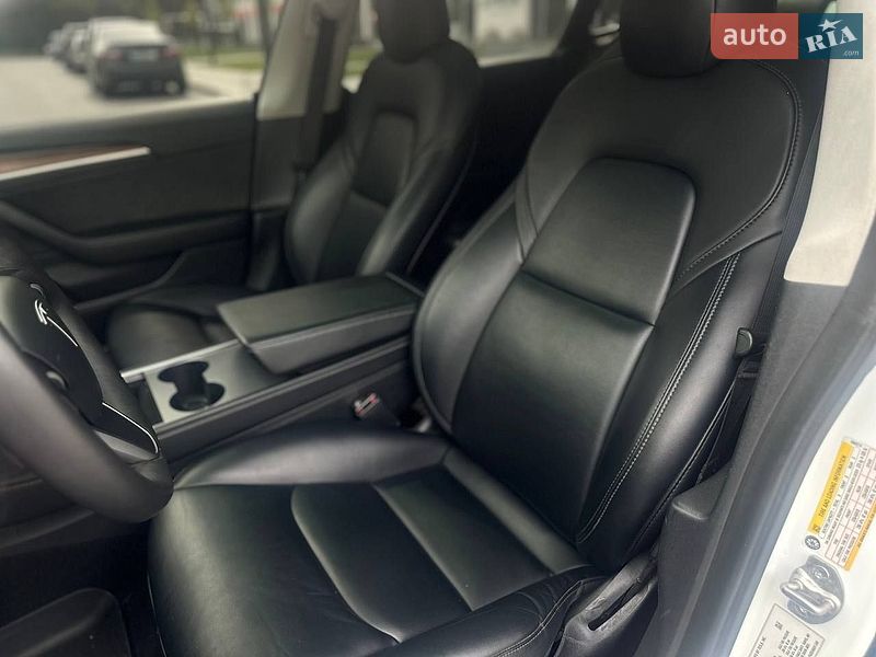 Седан Tesla Model 3 2021 в Дніпрі