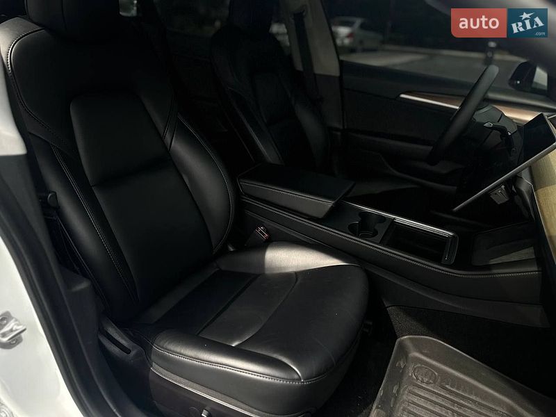 Седан Tesla Model 3 2021 в Дніпрі