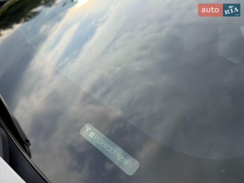 Седан Tesla Model 3 2020 в Днепре