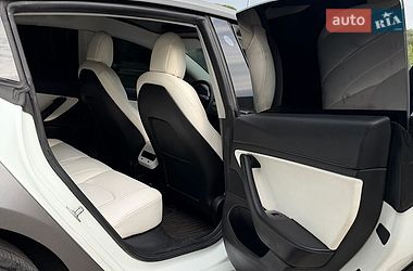 Седан Tesla Model 3 2020 в Днепре