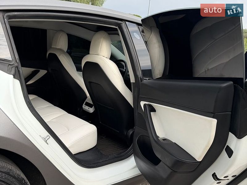 Седан Tesla Model 3 2020 в Днепре