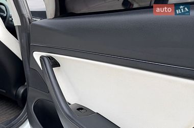 Седан Tesla Model 3 2020 в Днепре